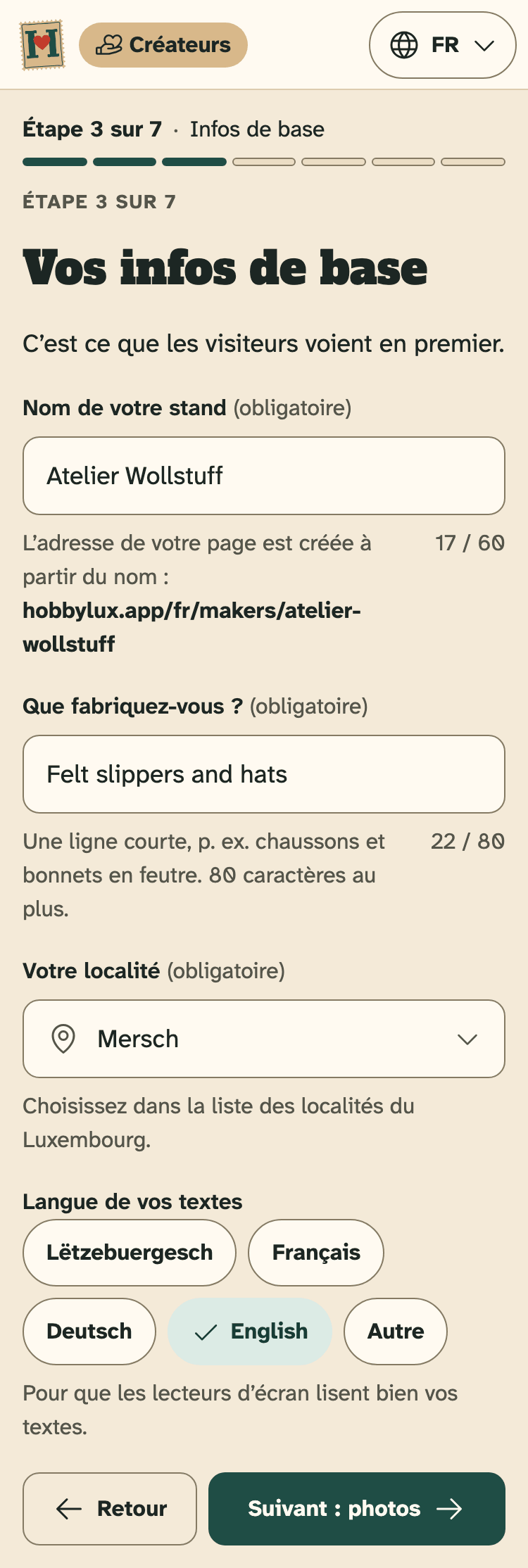 Capture d’écran de HobbyLux pour les créateurs sur un téléphone : Étape 3 sur 7, vos infos de base.