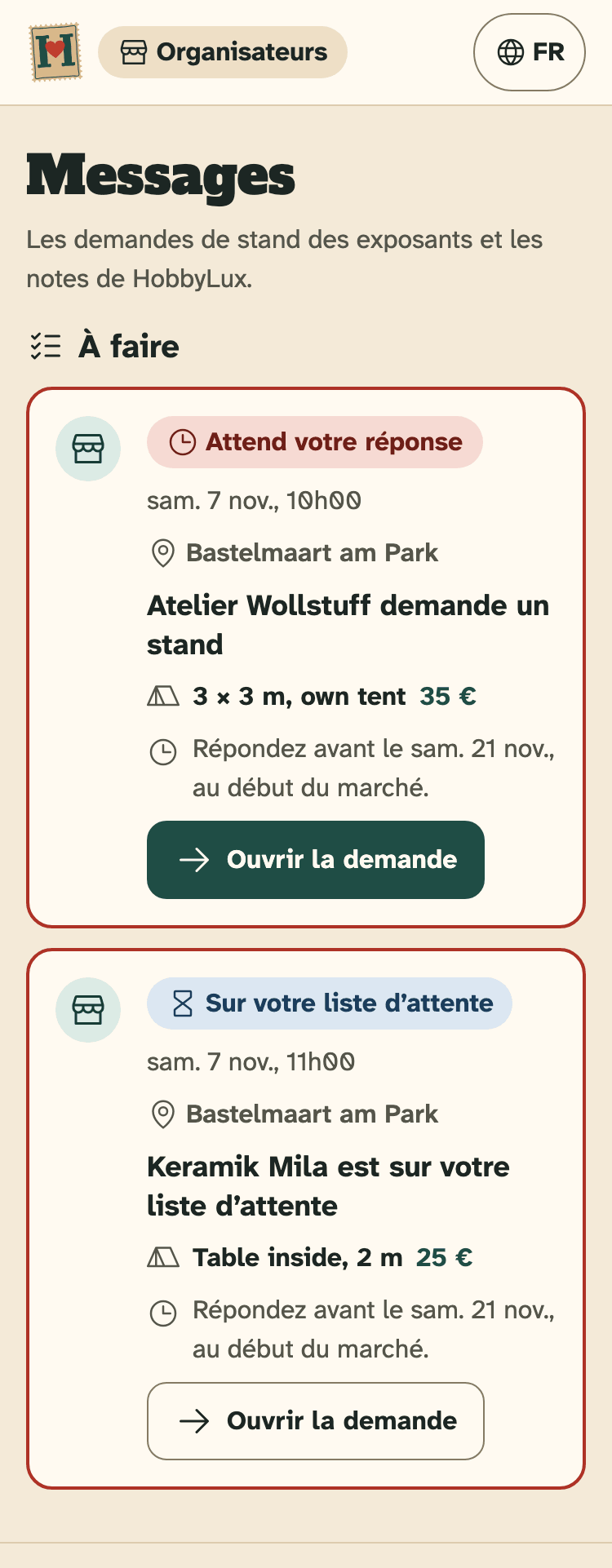 Capture d’écran de l’espace organisateurs sur un téléphone : Les Messages avec deux demandes de stand sous « À faire ».